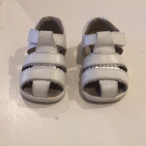 See kai run white sandals walker size six